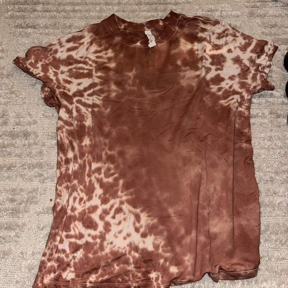 Lululemon t-shirt